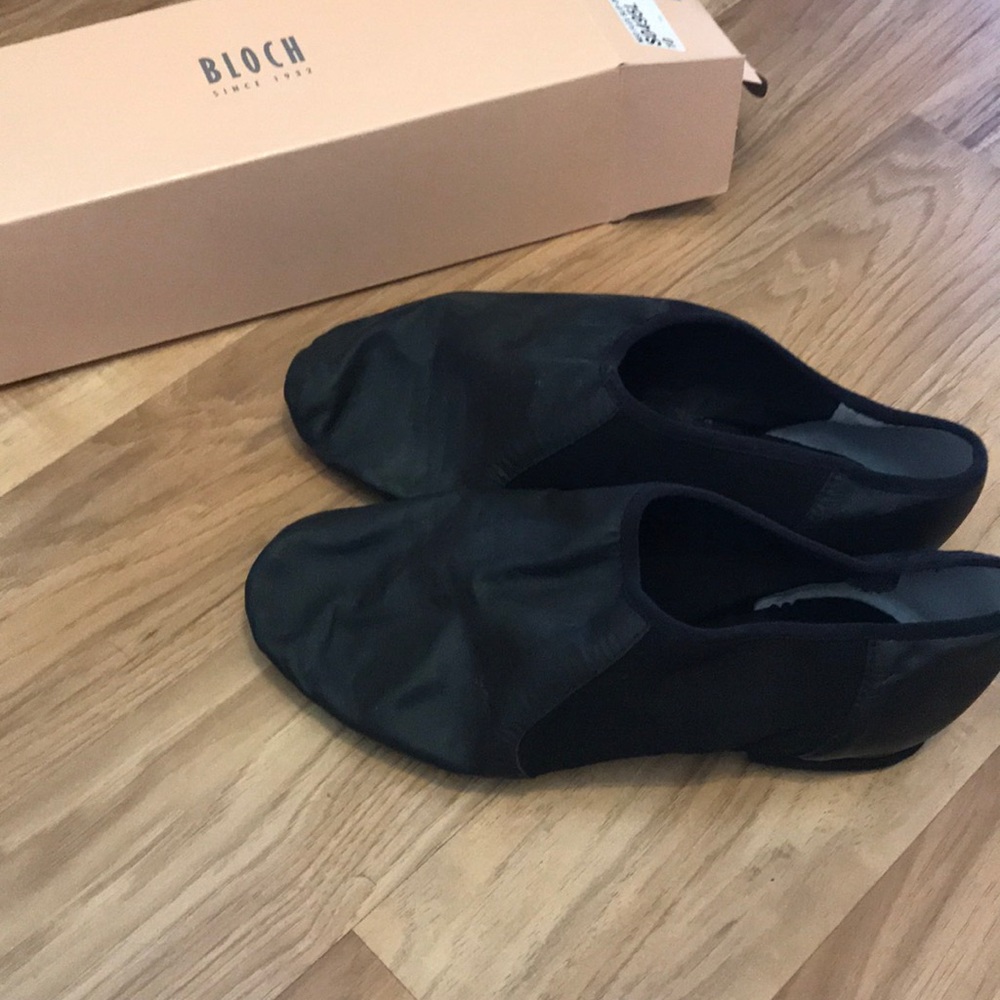 Black jazz shoes